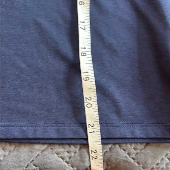 Gap Fit Women's Navy Sleeveless Athletic Tank Top - Picture 5 of 8